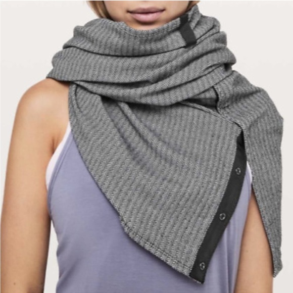 Lululemon Vinyasa Convertible Scarf Heathered Grey Striped Button - Picture 2 of 8